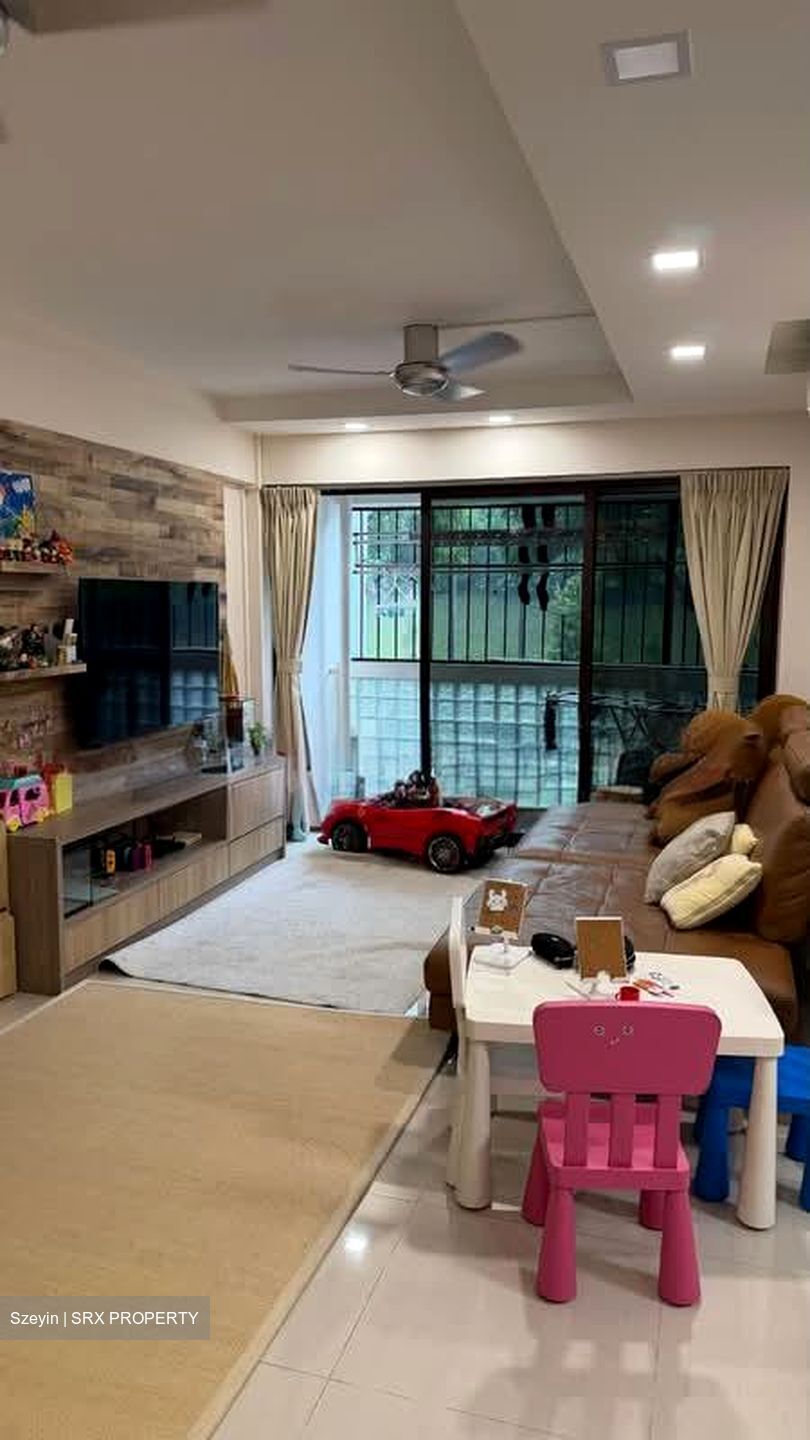Blk 588B Montreal Spring (Sembawang), HDB Executive #574568761